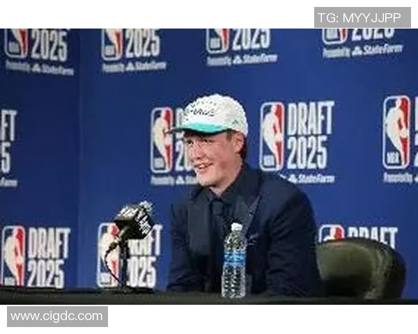 NBA新赛季黑马：黄蜂队4号秀克尼佩尔强势登顶新秀榜